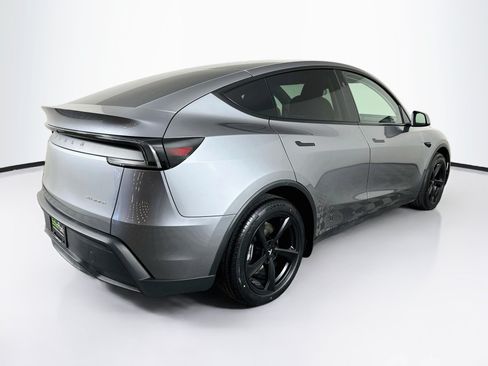 Used 2026 Tesla Model Y AWD image 9