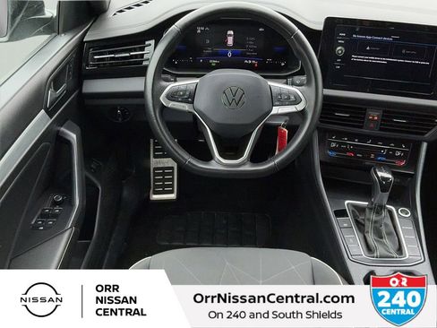 Used 2025 Volkswagen Jetta Sport FWD image 14