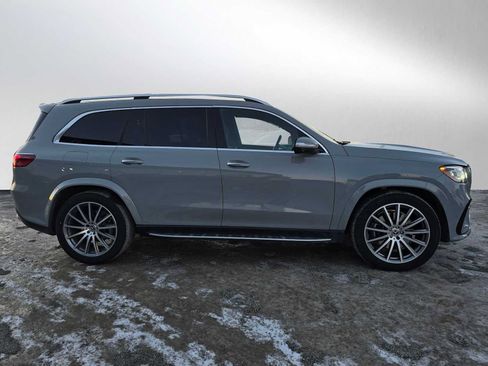 Used 2025 Mercedes-Benz GLS 580 4MATIC image 2