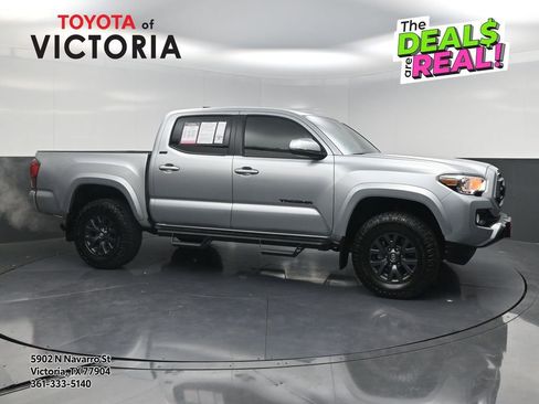 Used 2023 Toyota Tacoma SR5 w/ Technology Package image 1
