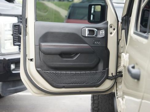 Used 2022 Jeep Gladiator Rubicon w/ LED Lighting Group AWD/4WD image 30