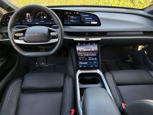 Used 2024 Lucid Air Touring image 11