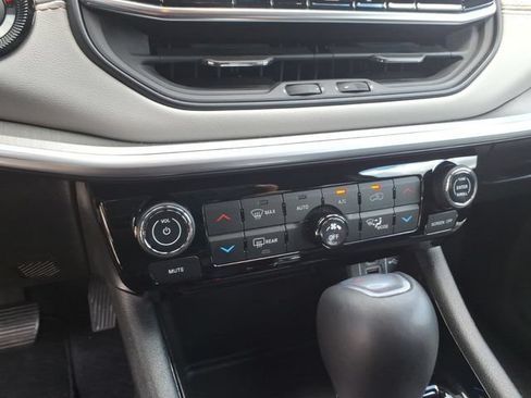 Used 2025 Jeep Compass Limited AWD/4WD image 27