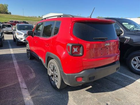 Used 2017 Jeep Renegade Latitude w/ Cold Weather Group image 5