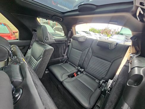 Used 2017 Land Rover Discovery HSE AWD/4WD image 10