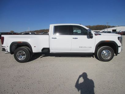 New 2026 GMC Sierra 3500 Denali w/ Denali Reserve Package