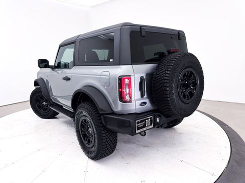 Used 2023 Ford Bronco Wildtrak image 2