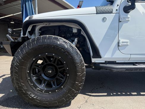 Used 2018 Jeep Wrangler Unlimited Sport S AWD/4WD image 10