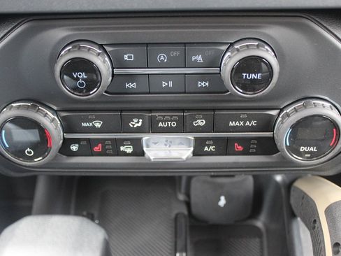 New 2026 Ford Bronco Badlands AWD/4WD image 37