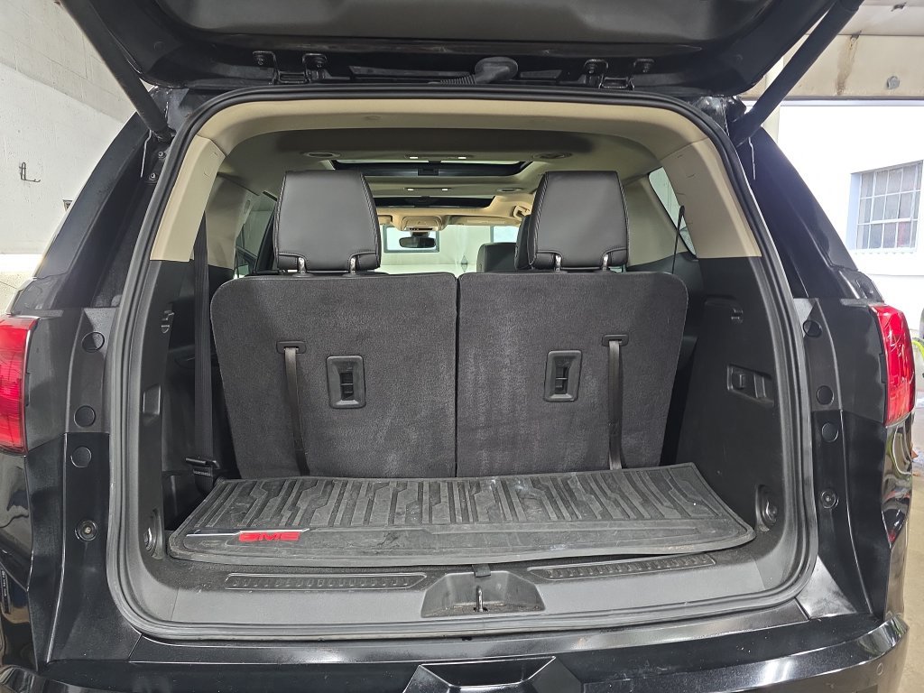 Used 2017 GMC Acadia Denali w/ Technology Package AWD/4WD image 13