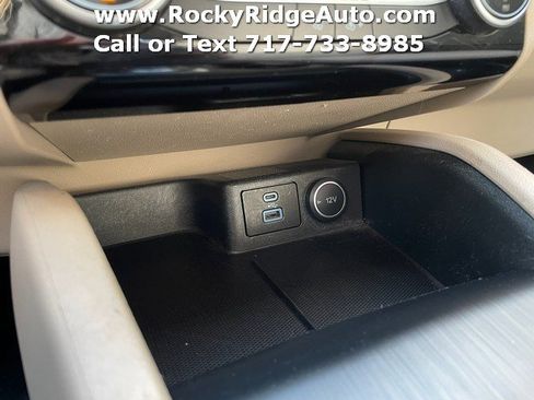 Used 2021 Ford Escape SE image 20