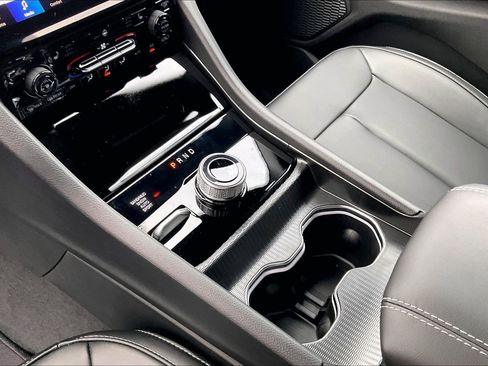 New 2025 Jeep Grand Cherokee Limited w/ Black Appearance Package AWD/4WD image 9