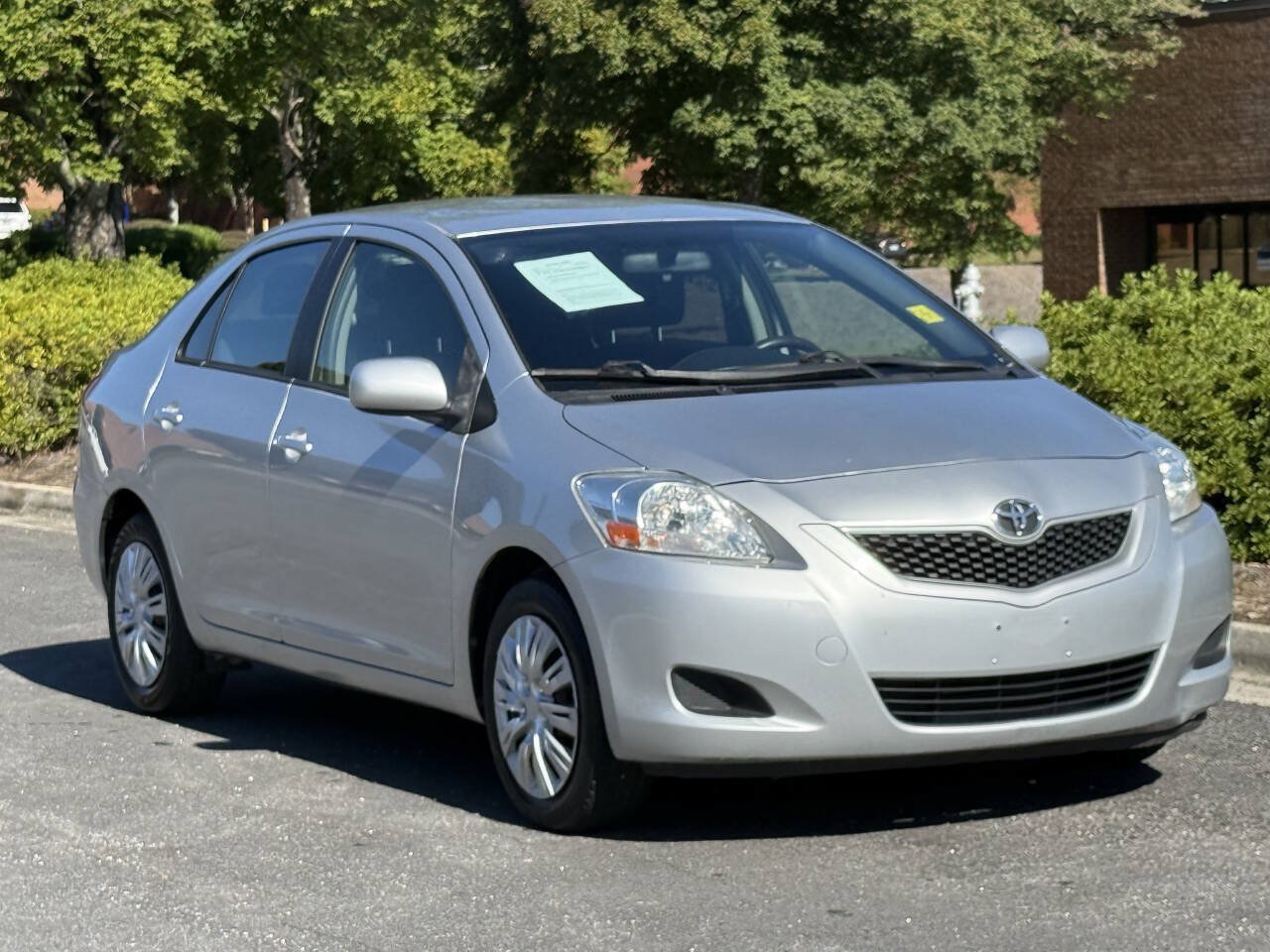 Used 2012 Toyota Yaris Sedan FWD image 3