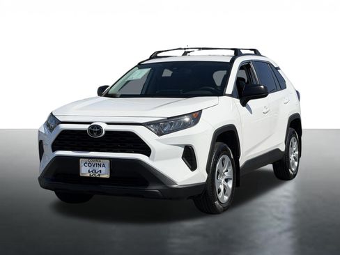 Used 2021 Toyota RAV4 LE FWD image 4