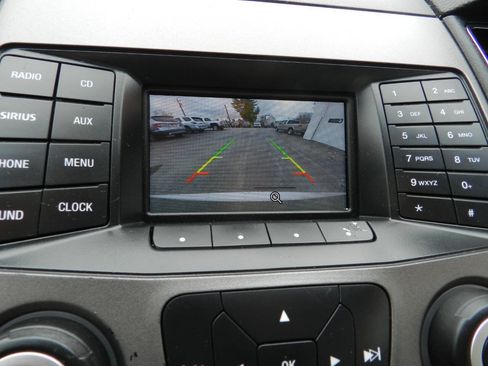 Used 2018 Ford Taurus SE image 16