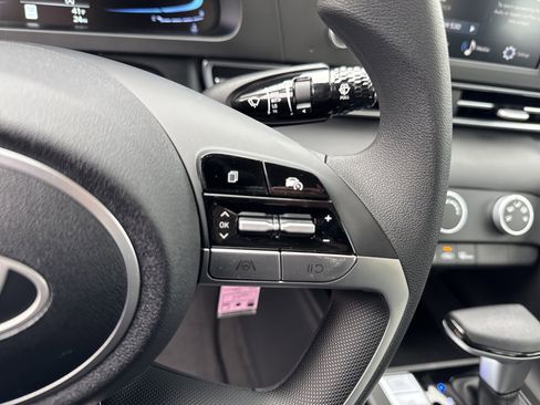 New 2026 Hyundai Elantra SE image 21