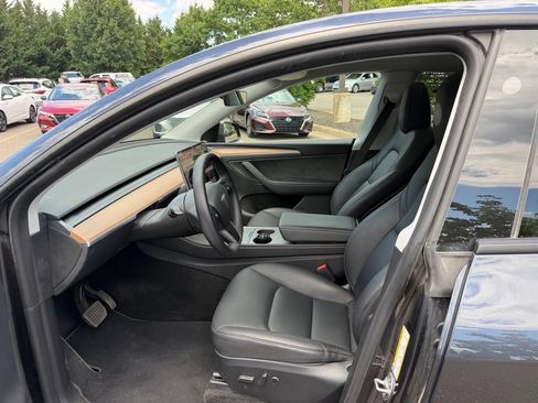 Used 2024 Tesla Model Y Long Range AWD/4WD image 9