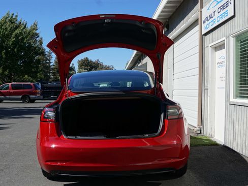 Used 2018 Tesla Model 3 Mid Range RWD image 15