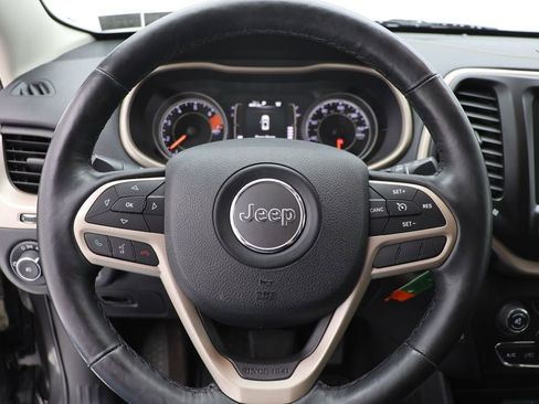 Used 2017 Jeep Cherokee Latitude w/ True North Edition image 17