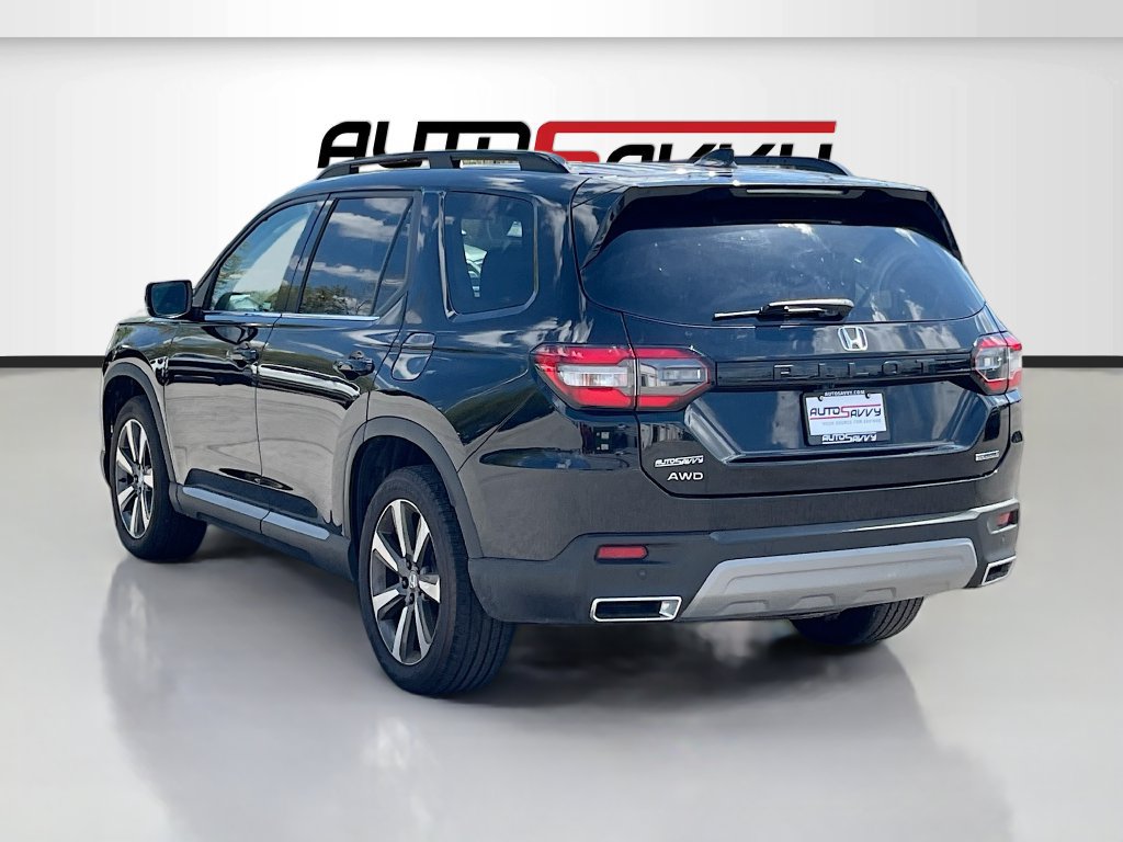 Used 2025 Honda Pilot Touring image 5