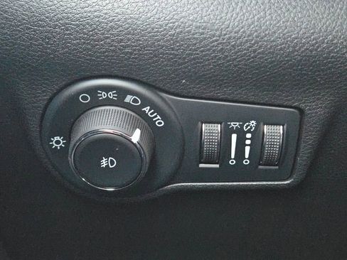 New 2026 Jeep Compass Limited w/ Sun, Sound & Navigation Group image 19