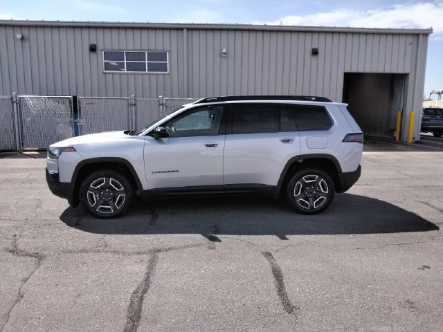 Used 2026 Jeep Cherokee Limited AWD/4WD image 8