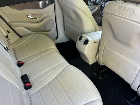 Used 2019 Mercedes-Benz GLC 300 4MATIC image 33