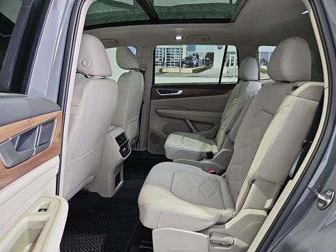 New 2026 Volkswagen Atlas SE FWD image 14