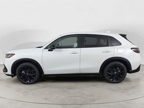 Used 2023 Honda HR-V Sport image 2