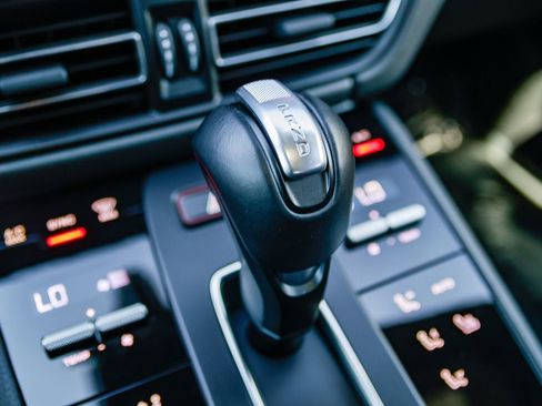 Used 2024 Porsche Macan image 23