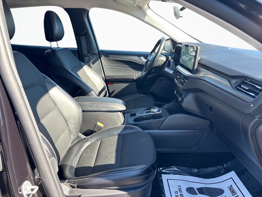 Used 2025 Ford Escape SE FWD image 13