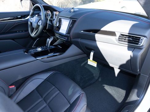Used 2024 Maserati Levante Modena Ultima image 40