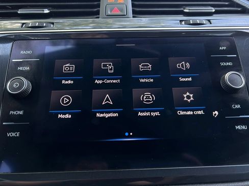 Used 2021 Volkswagen Tiguan SE R-Line AWD/4WD image 22
