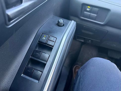 Used 2022 Toyota Highlander L image 23