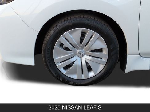 Certified 2025 Nissan Leaf S image 12