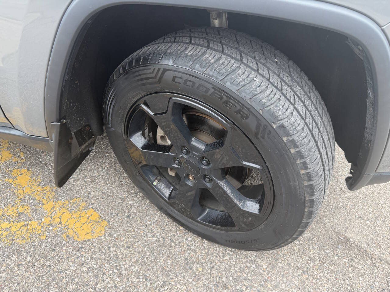 Used 2019 Jeep Grand Cherokee Laredo AWD/4WD image 10