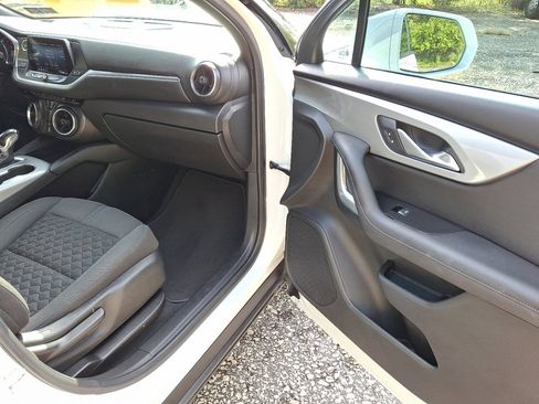 Used 2019 Chevrolet Blazer LT image 10