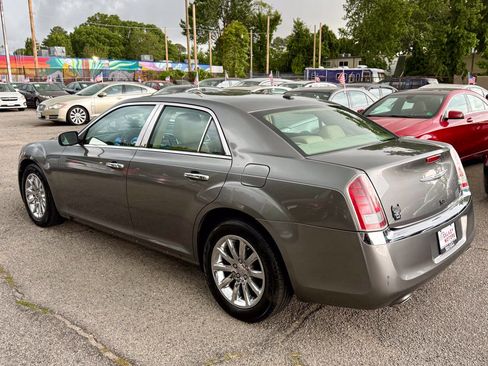 Used 2012 Chrysler 300 Limited RWD image 5