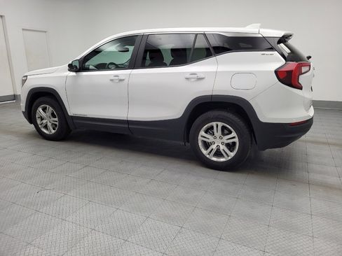 Used 2024 GMC Terrain SLE AWD/4WD image 3