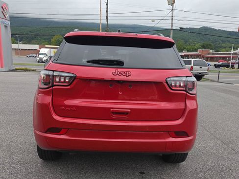Used 2023 Jeep Compass Limited AWD/4WD image 4