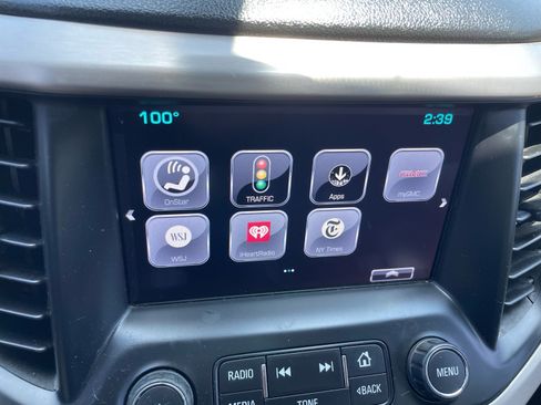 Used 2019 GMC Acadia Denali w/ Technology Package FWD image 16