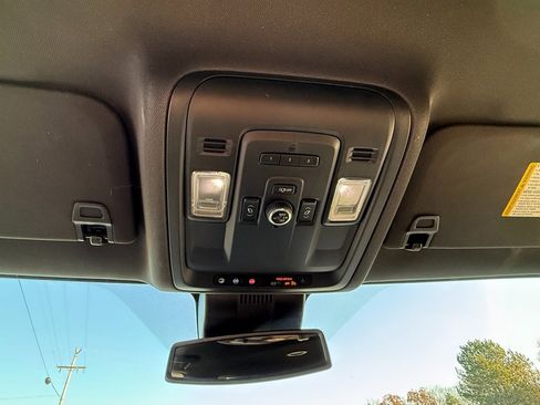 Used 2024 Chevrolet Suburban Z71 w/ Off-Road Capability Package image 25