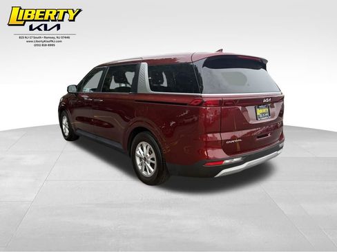 Used 2024 Kia Carnival LX FWD image 5