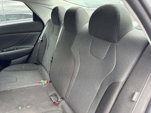 Used 2025 Hyundai Elantra SE FWD image 11