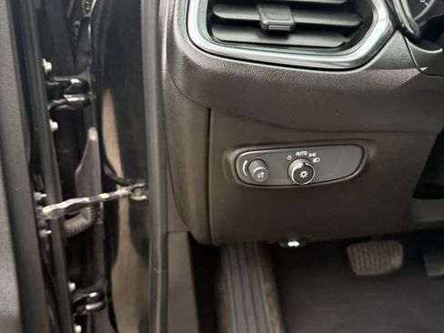 Used 2021 Chevrolet Equinox LS w/ LS Convenience Package image 33