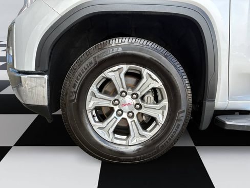 Used 2022 GMC Sierra 1500 SLT w/ X31 Off-Road Package AWD/4WD image 14