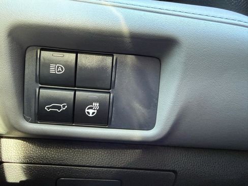 Used 2021 Toyota Highlander Limited image 28