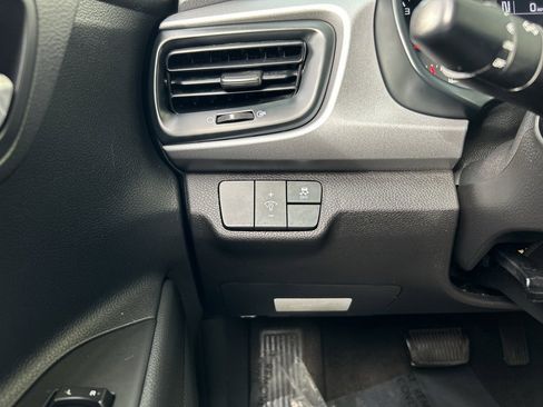 Used 2023 Kia Rio S image 24