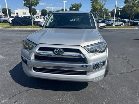 Used 2019 Toyota 4Runner Limited AWD/4WD image 10