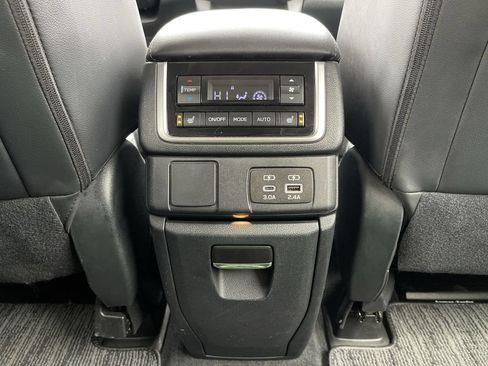 Used 2024 Subaru Ascent Limited w/ Technology Package AWD/4WD image 44